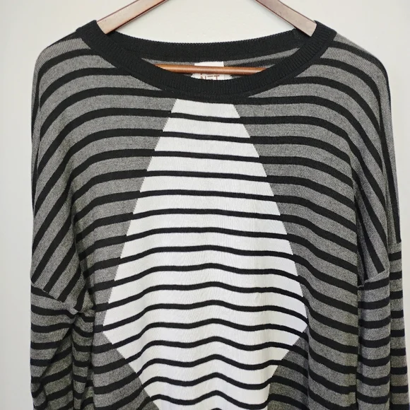 PLANET by Lauren G Sweater Gray Black White Ribbed‎ Hem Stripes One Size - Picture 3 of 12